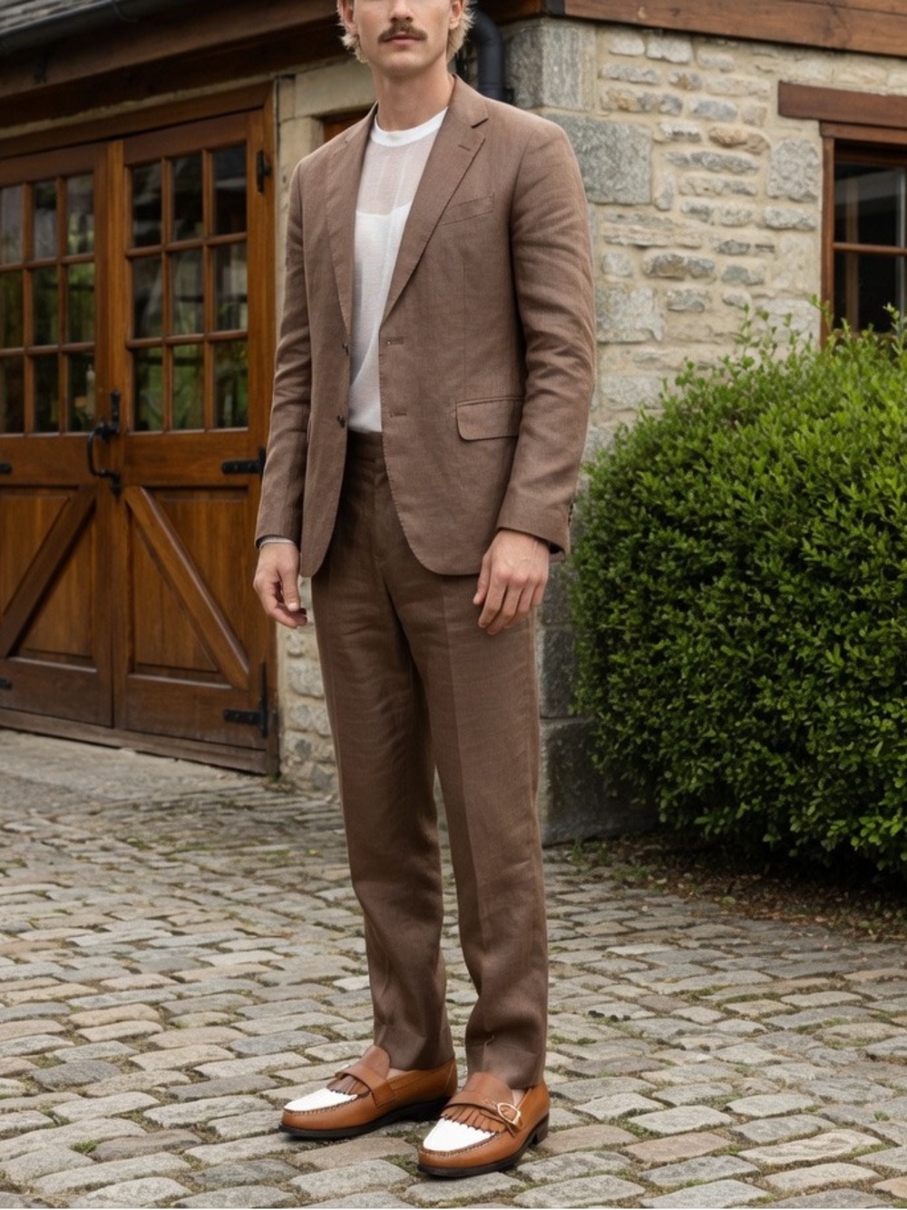 Mens 9W tan & white leather loafers with fringe and buckle / NEW